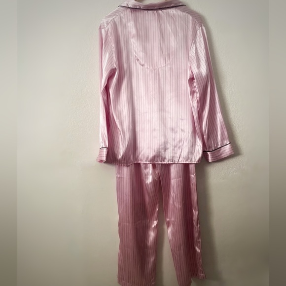 Adorable pink pinstriped satin pajamas SZ M - Picture 6 of 8